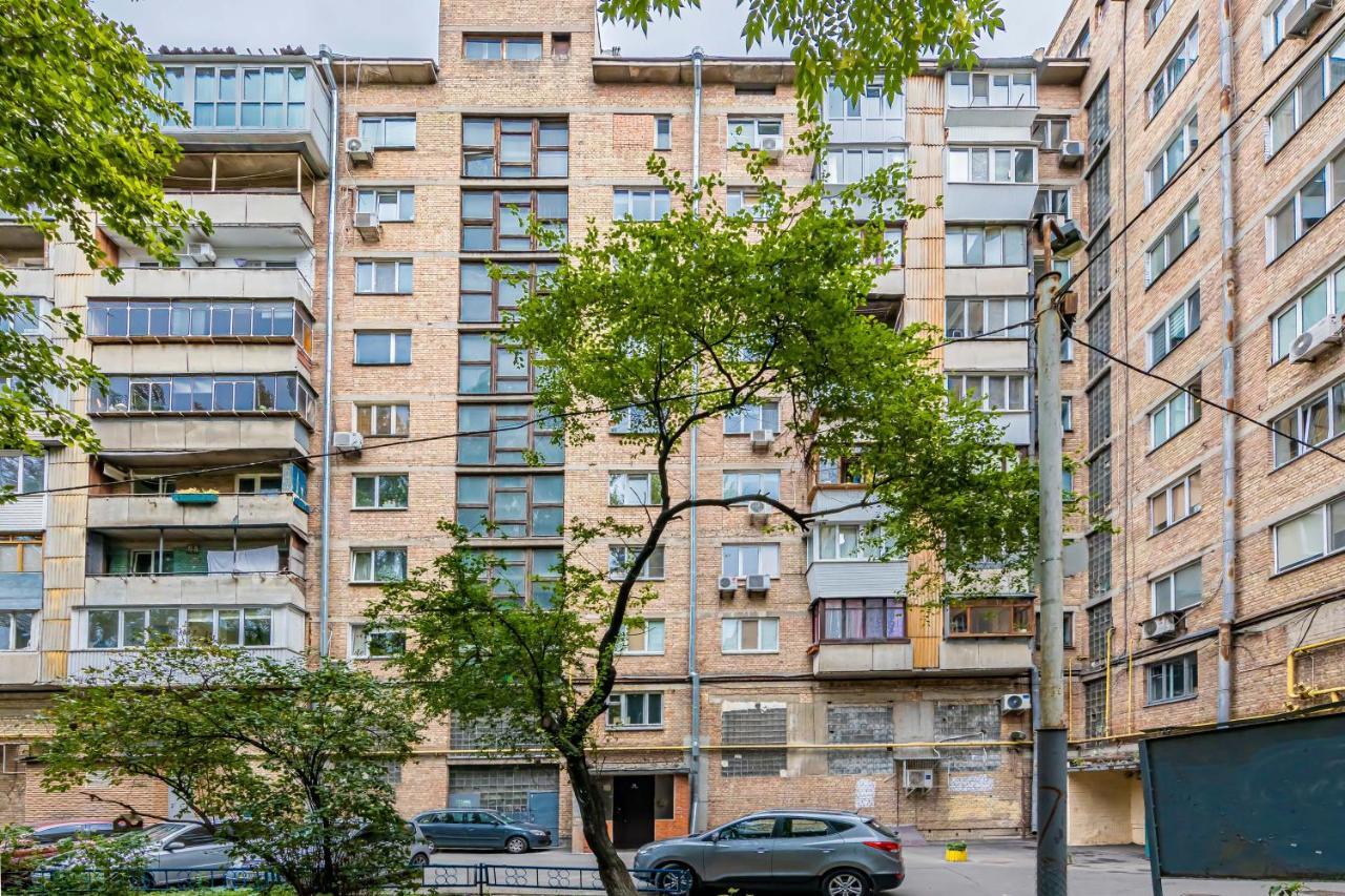 We'Reinkiev Near Pecherska Metro Station. Exterior photo